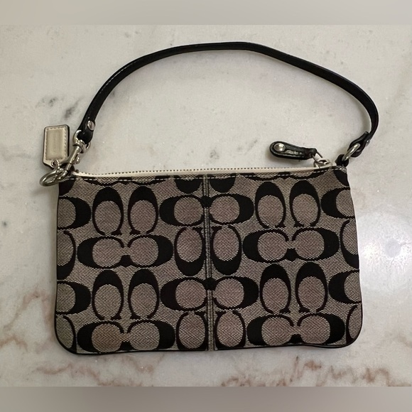 COACH SIGNATURE C LOGO CANVAS BLACK/CREAM SKINNY 2 ZIP POCKET WRISTLET PURSE 👀 - Picture 2 of 7